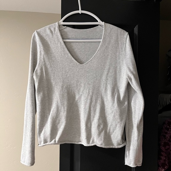 J-Galt GreyV-Neck Top - Picture 1 of 4